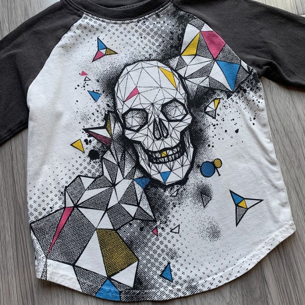OP Geometric Skull Raglan Tee - Picture 4 of 12